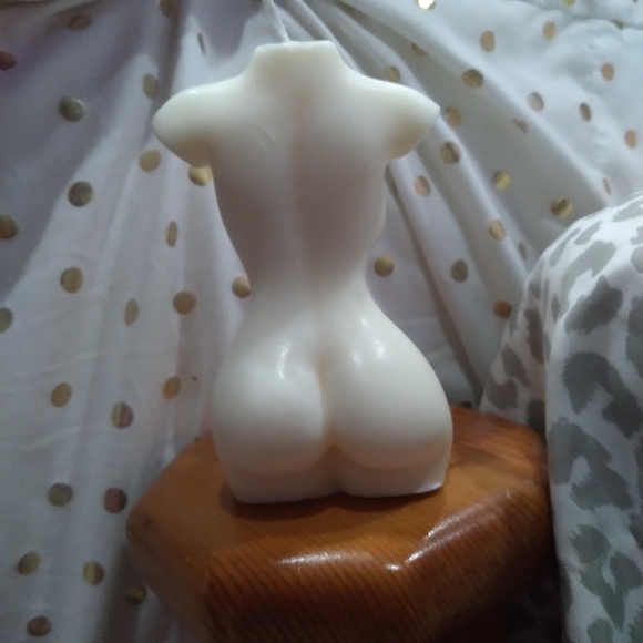 Women body Candle - Picture 3 of 3